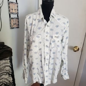 AEO vintage style pearl snap button up. Size M